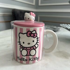 BRAND NEW HELLO KITTY MUG WITH LID